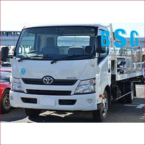 Toyota Hino 300 Wide Cab XZU700/720 12- Windscreen - Windscreen